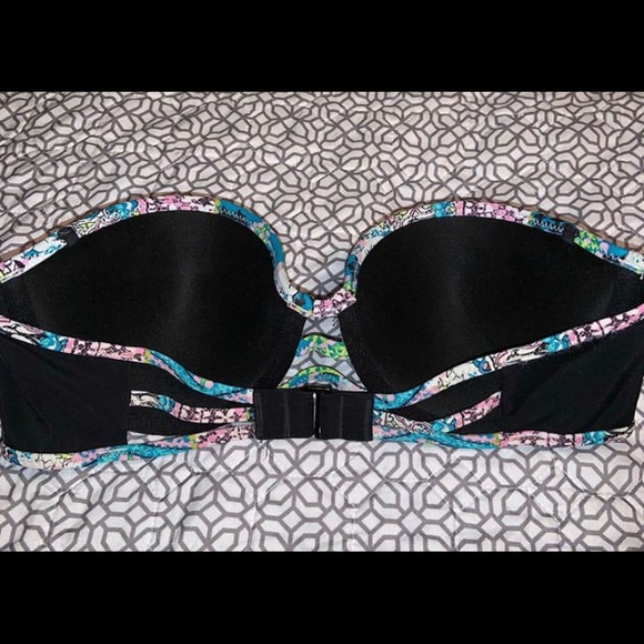 Victoria’s Secret strapless swim top! - Picture 2 of 3